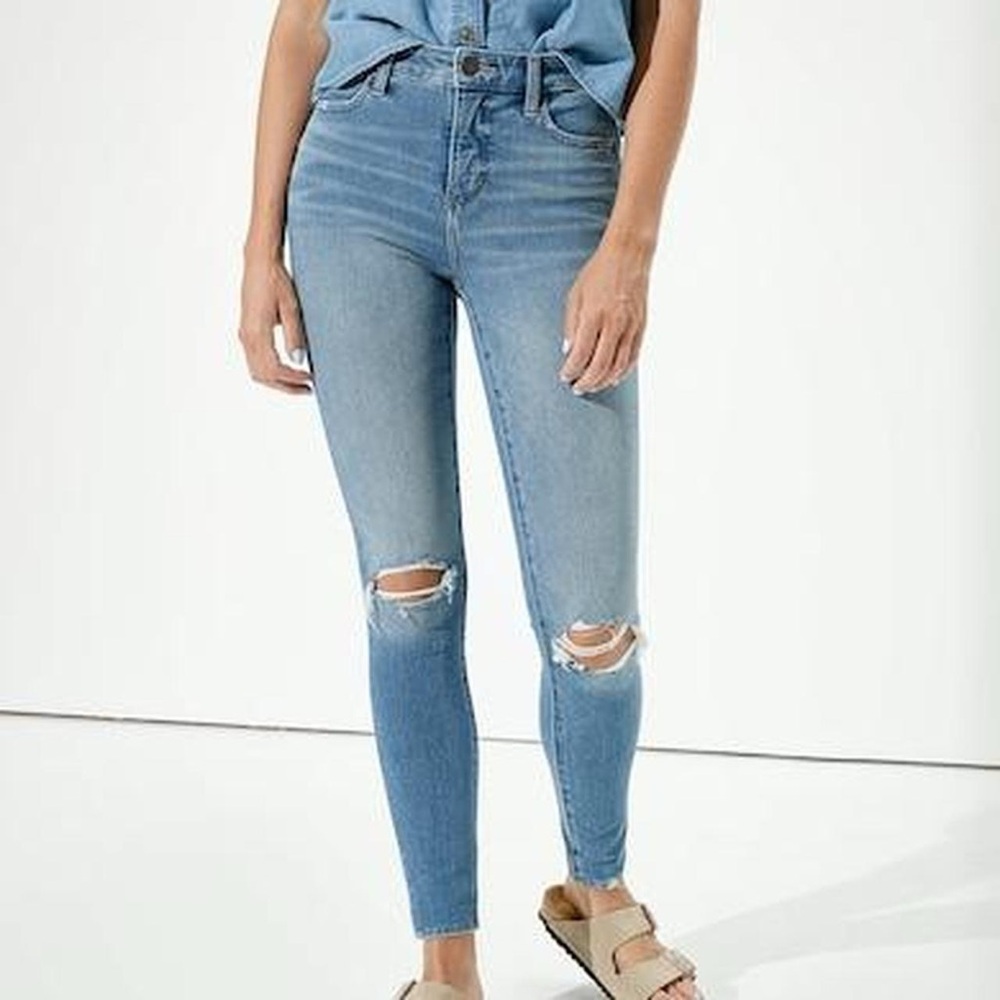 American Eagle Outfitters Light Blue Skinny Jeans